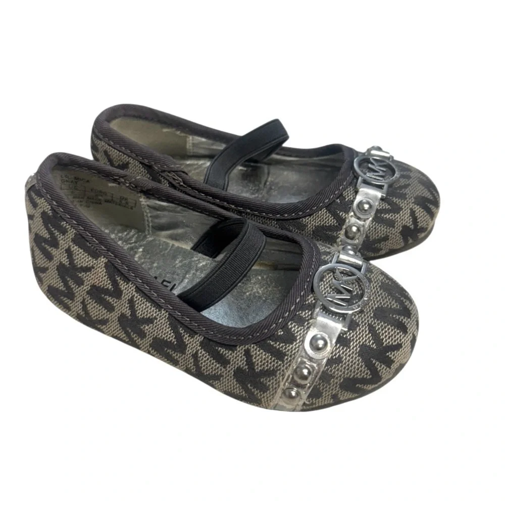 Michael Kors Signature Slippers Stylish Gray Girls Shoes Size 6